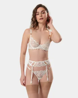 Set: Isadora White
